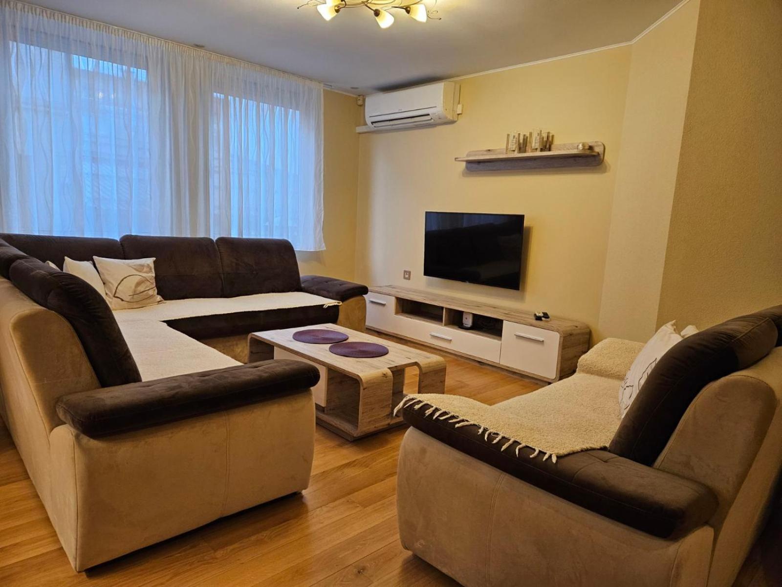 Apartman Centar Bulevar Ex Sa Garazom Banja Luka Zewnętrze zdjęcie